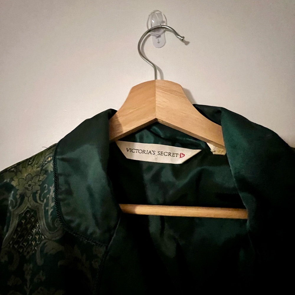 Victoria’s Secret Vintage Satin 2 Piece Pajamas Green Gold Jaquard Print - Picture 6 of 8